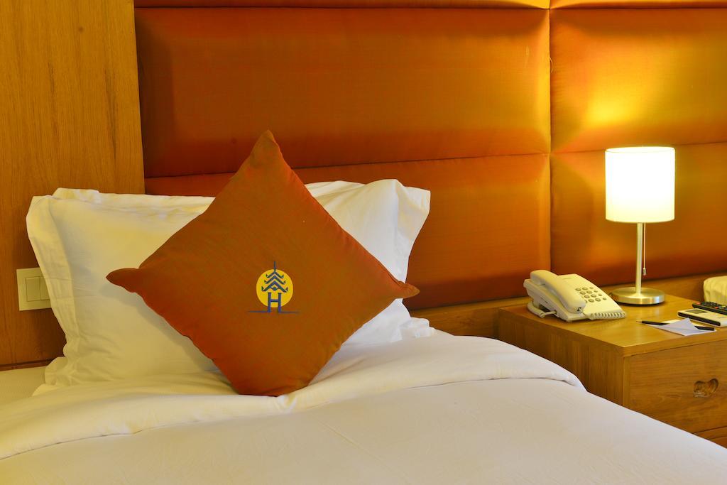 Hotel Amazing Мандалей Екстериор снимка