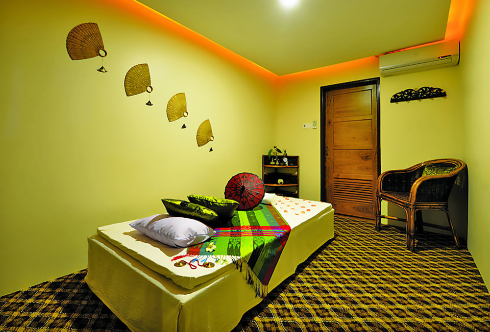 Hotel Amazing Мандалей Екстериор снимка