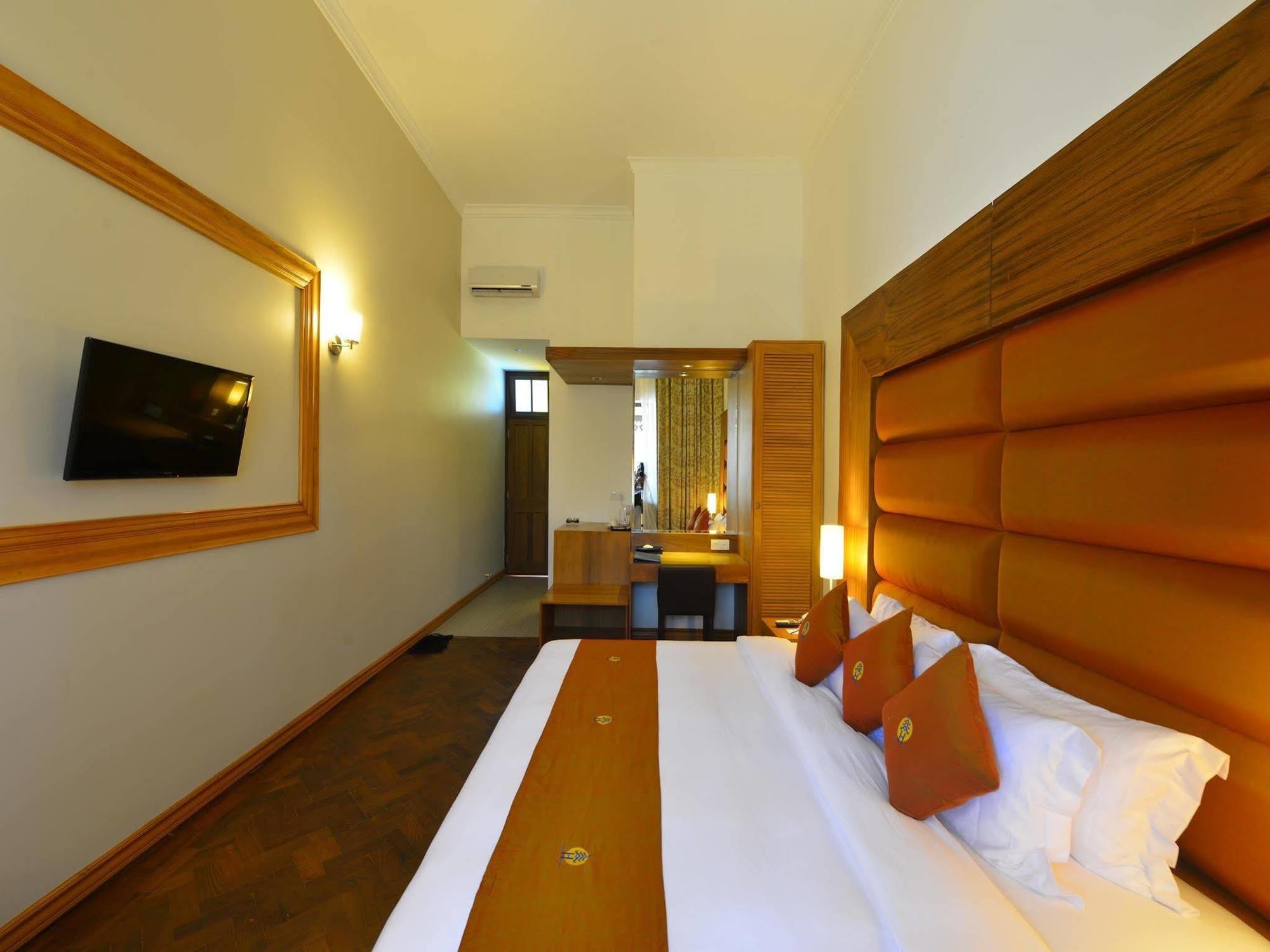 Hotel Amazing Мандалей Екстериор снимка